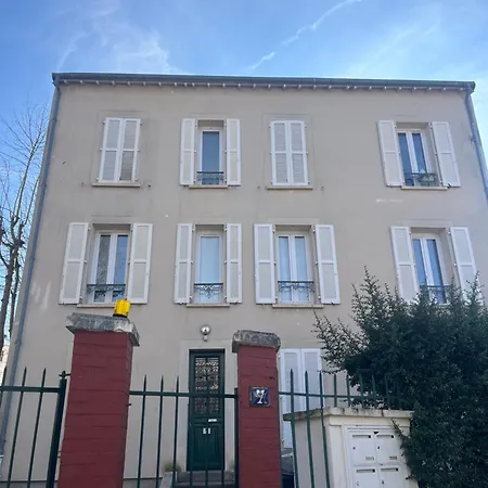 Studio Equipe St Cloud Proche Paris - La Defense Saint-Cloud Exterior photo